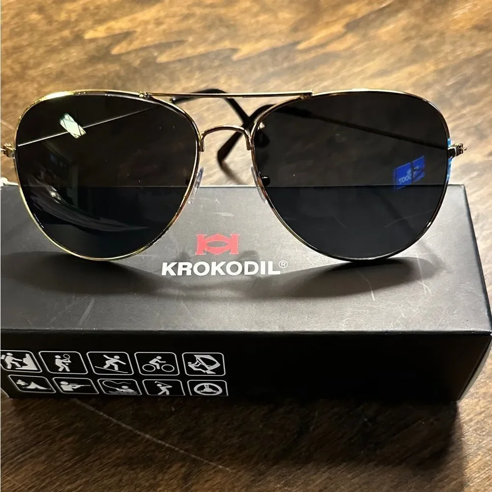 Krokodil Women’s Aviator Sunglasses in Gold with Black Lenses